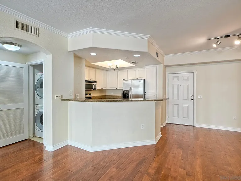 9253 Regents Rd #A110 — Photo 11
