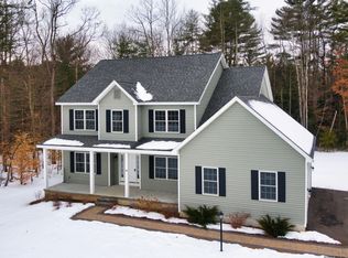 10 Easton Ct, Gansevoort, NY 12831