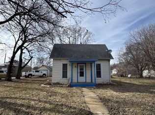 214 N Colorado St, Waterville, KS 66548