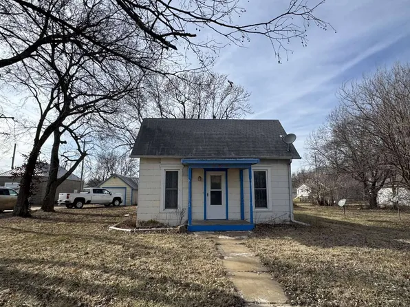 214 N Colorado St, Waterville, KS 66548