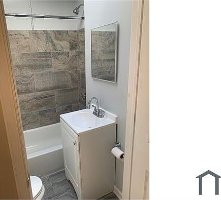 2nd image of 4644 Penn St #8