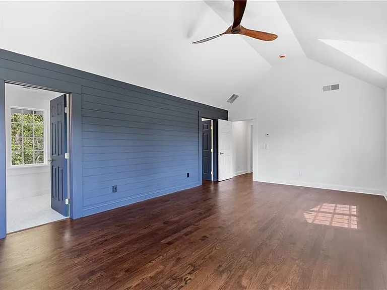 1296 Hilton Dr — Photo 24