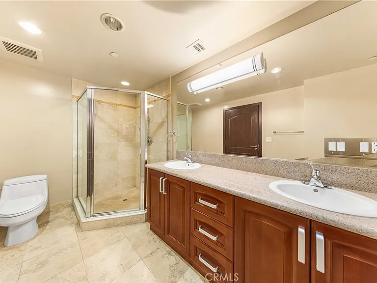 11218 Camarillo St #404 — Photo 48
