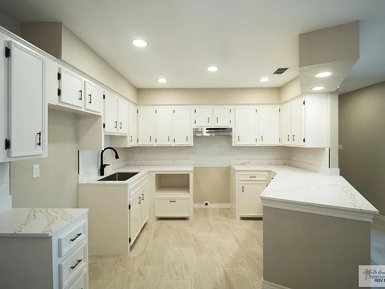 23919 Ellie Ln — Photo 30
