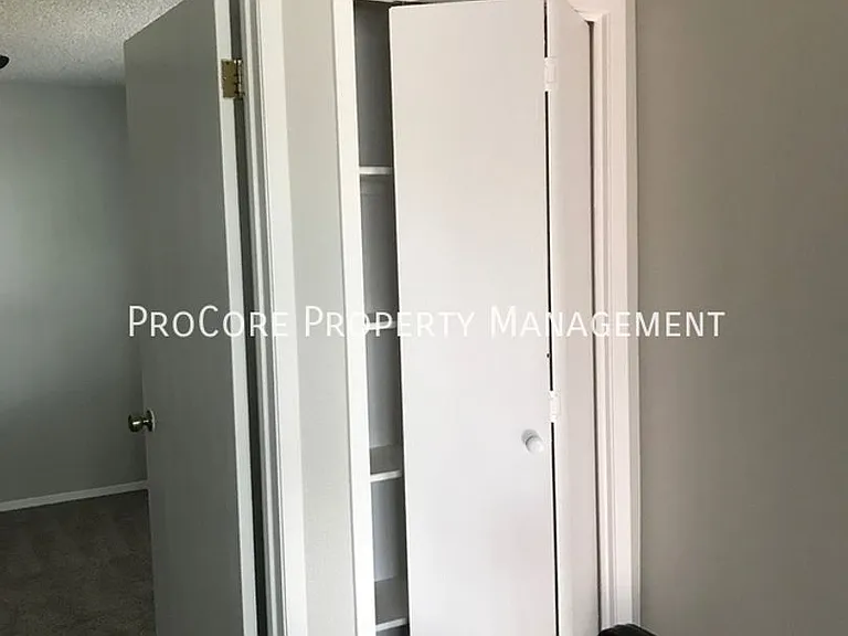 662 W Idaho Ave — Photo 8
