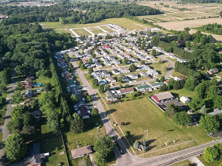 Camelot Village — Photo 32