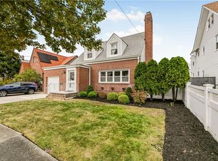 22223 93rd Ave, Queens Village, NY 11428