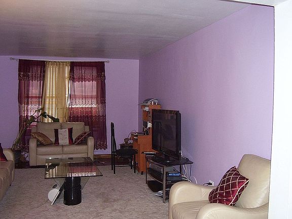 Living room photo #2