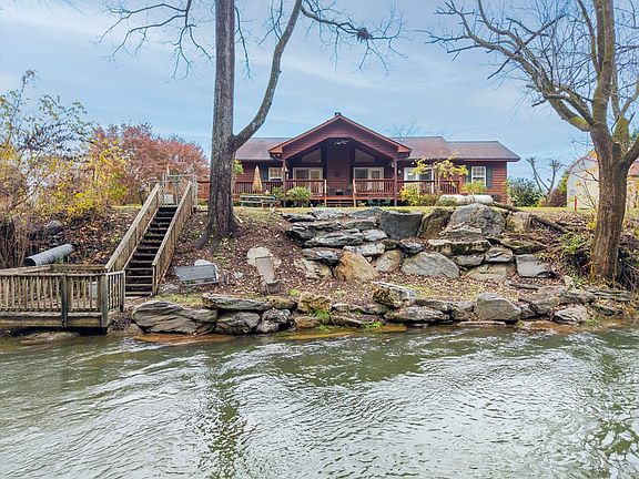 5th image of 251 Rivers Edge Dr