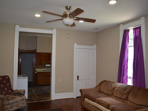 4th image of 750 S English Ave