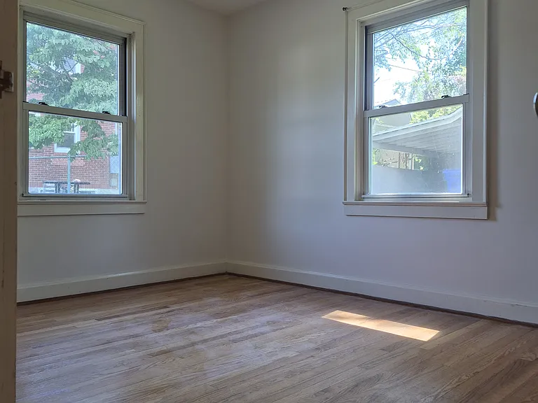 719 Oakland St — Photo 8