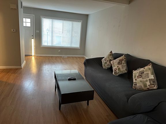 3rd image of 1S218 Ingersoll Ln