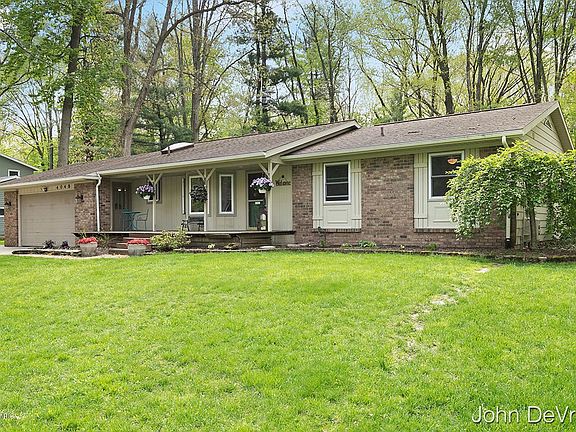 2nd image of 4048 Cambridge Dr