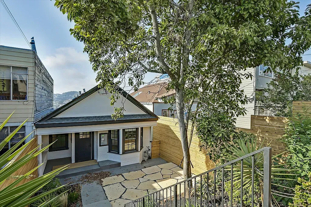 4 bed, 2000 sqft, $6,750 — Photo 4