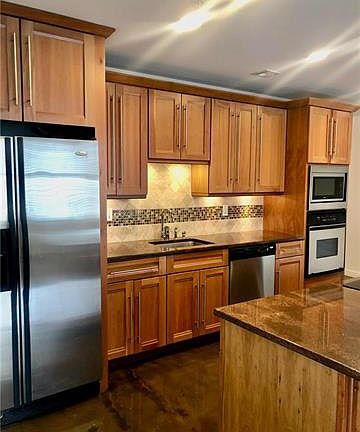 5th image of 21 W 10th St APT 14D
