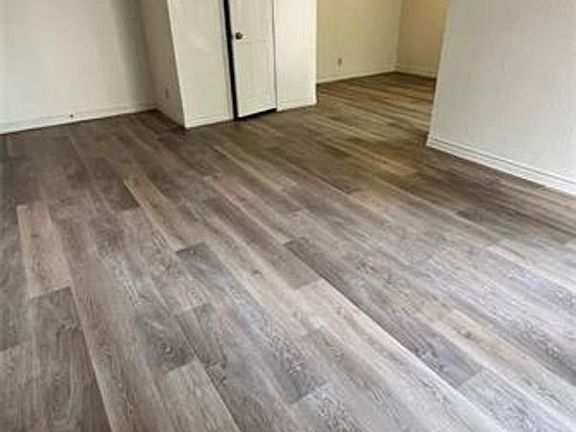 3rd image of 4954 River Glen Dr #83284FBCE