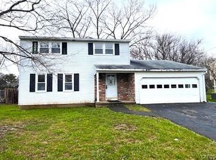 7957 Davis Rd N, Clay, NY 13041