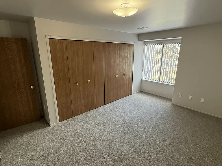 Prentiss Pointe Apartments — Photo 103