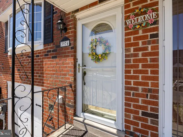 3974 Rowena Dr, Philadelphia, PA 19114