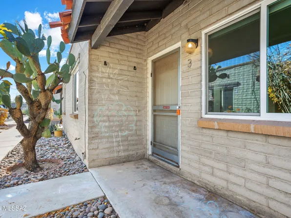 3646 E Blacklidge Dr, Tucson, AZ 85716