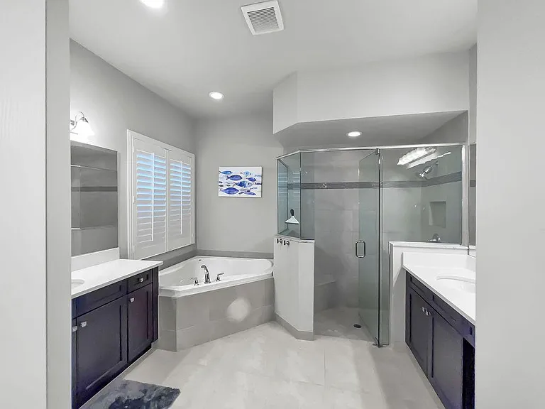 4594 Kensington Cir — Photo 12