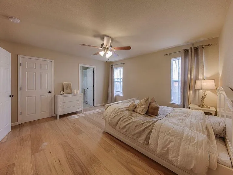 2422 Pinehurst Ct — Photo 5