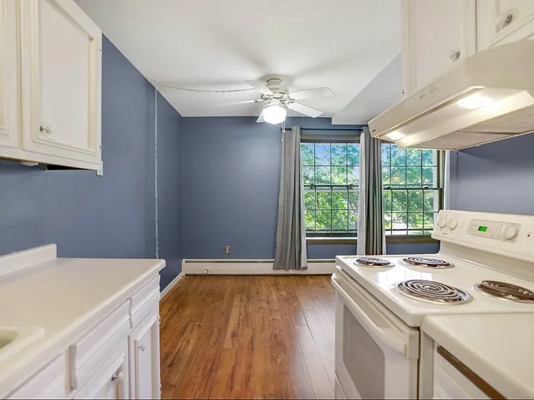 820 Old Settlers Trl #6 — Photo 4