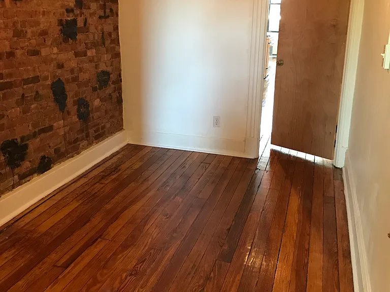 365 Onderdonk Ave #3L — Photo 1