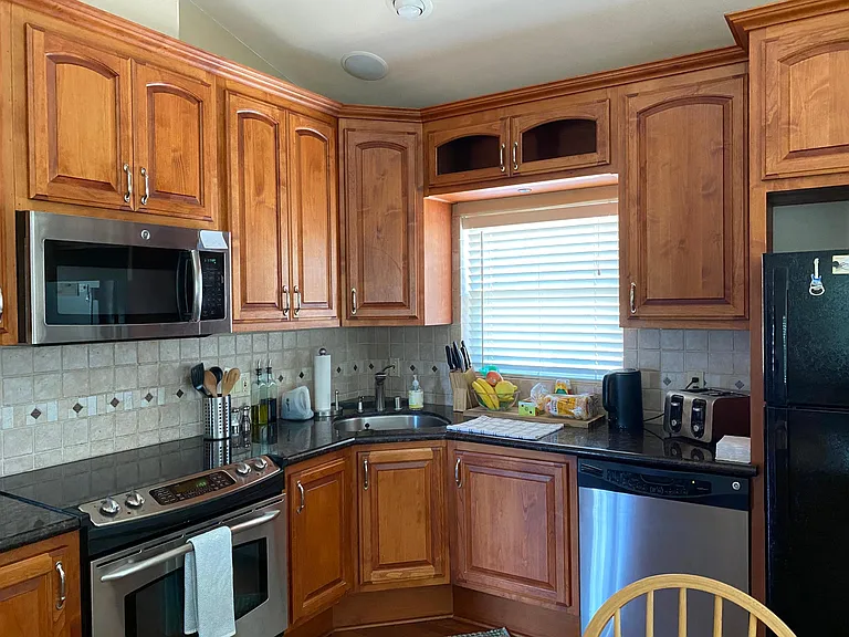 555 S K St #B — Photo 6