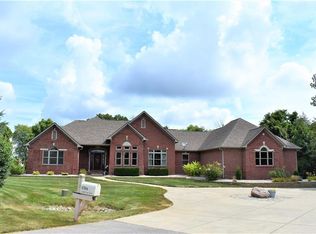 6704 E Laural Ct N, Mooresville, IN 46158