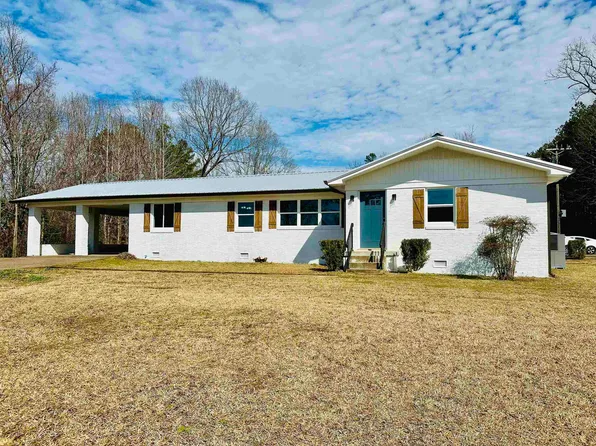 2317 Higginbottom Rd, Selmer, TN 38375