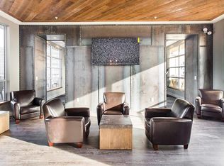 2123 Market St #2X7, Philadelphia, PA 19103