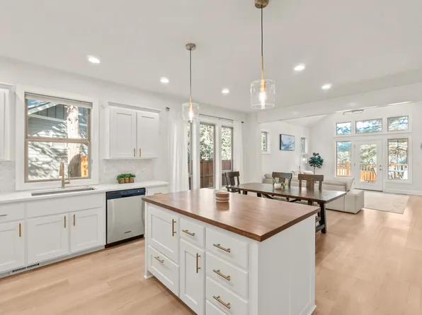 61221 Ridgewater Loop, Bend, OR 97702