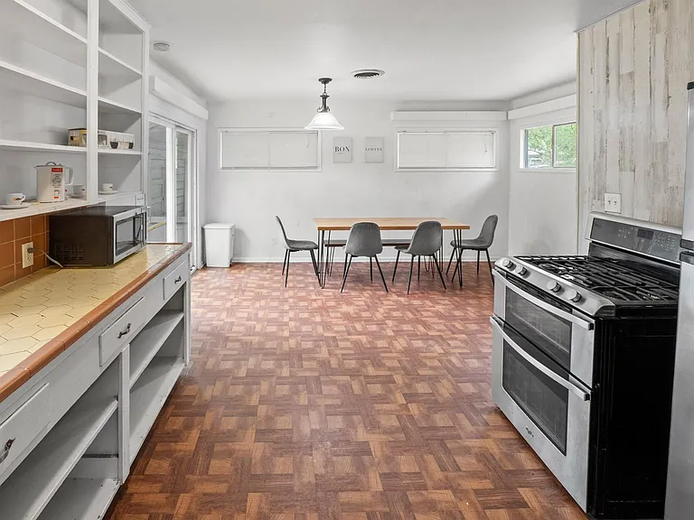 6208 Walnut Hills Dr — Photo 16