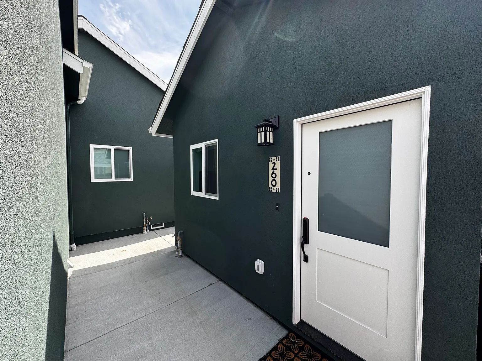 1 bed, 350 sqft, $2,250 — Photo 1