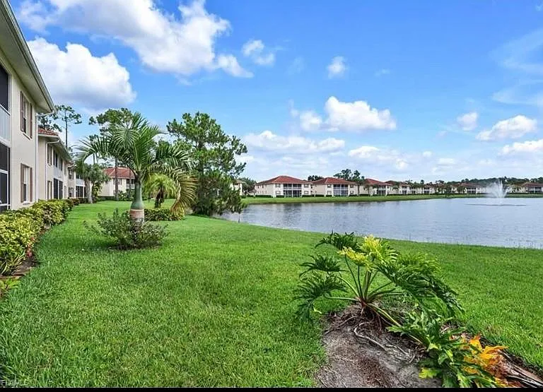430 Robin Hood Cir #102 — Photo 16