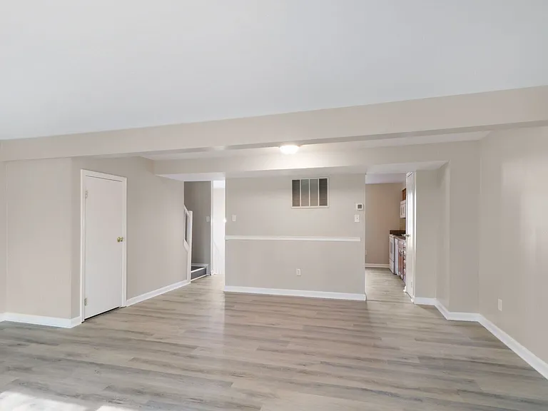 8507 Castlemill Cir — Photo 6