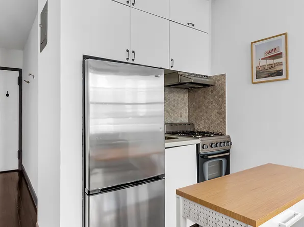 57 Thompson Street 2B image 5 of 6