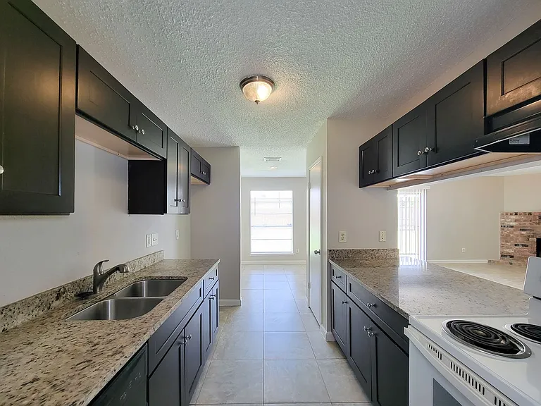 8530 Quail Burg Ln — Photo 16