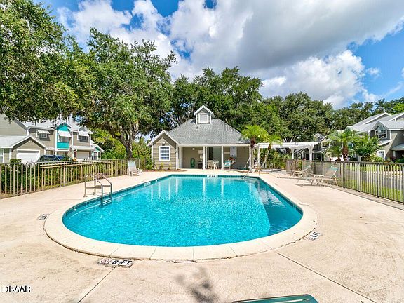 5th image of 112 Grand Oaks Cir
