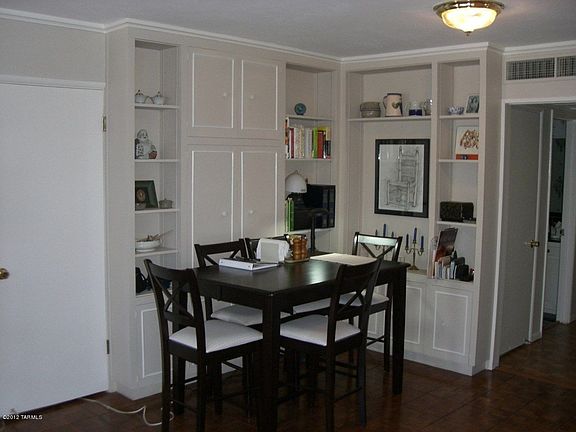 5th image of 3026 E 6th St