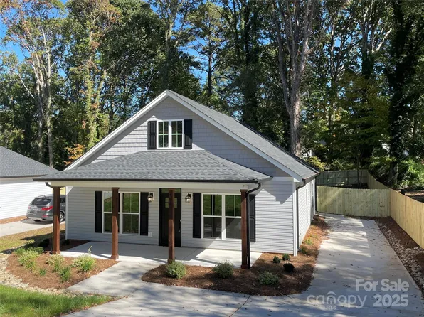 404 N Peterson St, Stanley, NC 28164