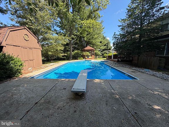 5th image of 6102 Ridgeline Dr
