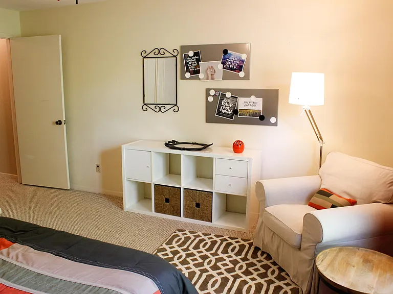 More drawers and shelves for storage, along with your sitting area.