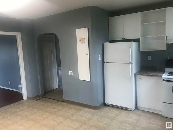 3rd image of 4810 50th Ave