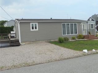 20 Anchorage Rd, Narragansett, RI 02882