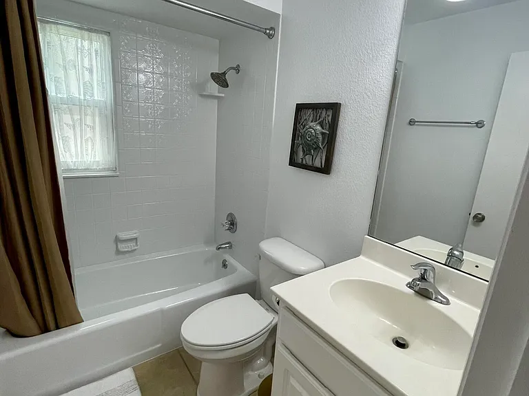 208 Hillsboro St — Photo 34