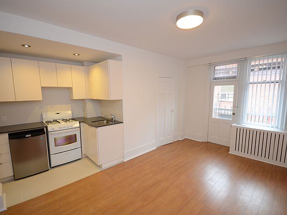 5th image of 160 Huron St #50008A-402