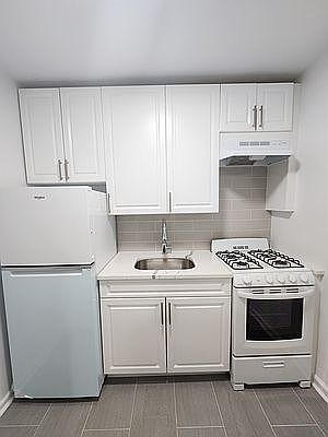 4th image of 90-11 35th Ave APT 5L