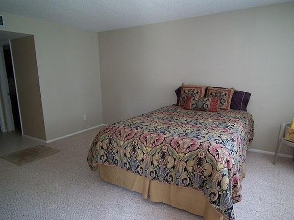 5th image of 4880 Locust St NE APT 137